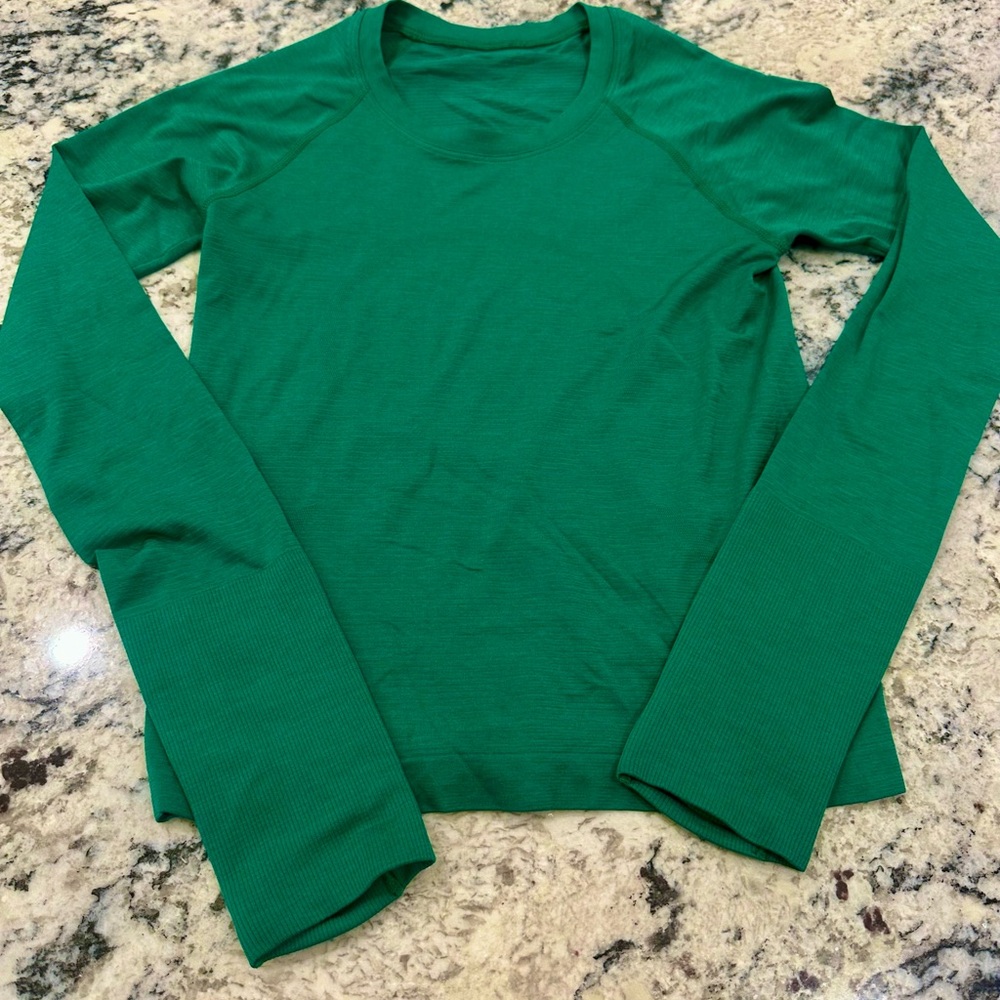 Lululemon Green Long Sleeve Top like new